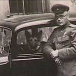 Pavlenko vor seinem Auto